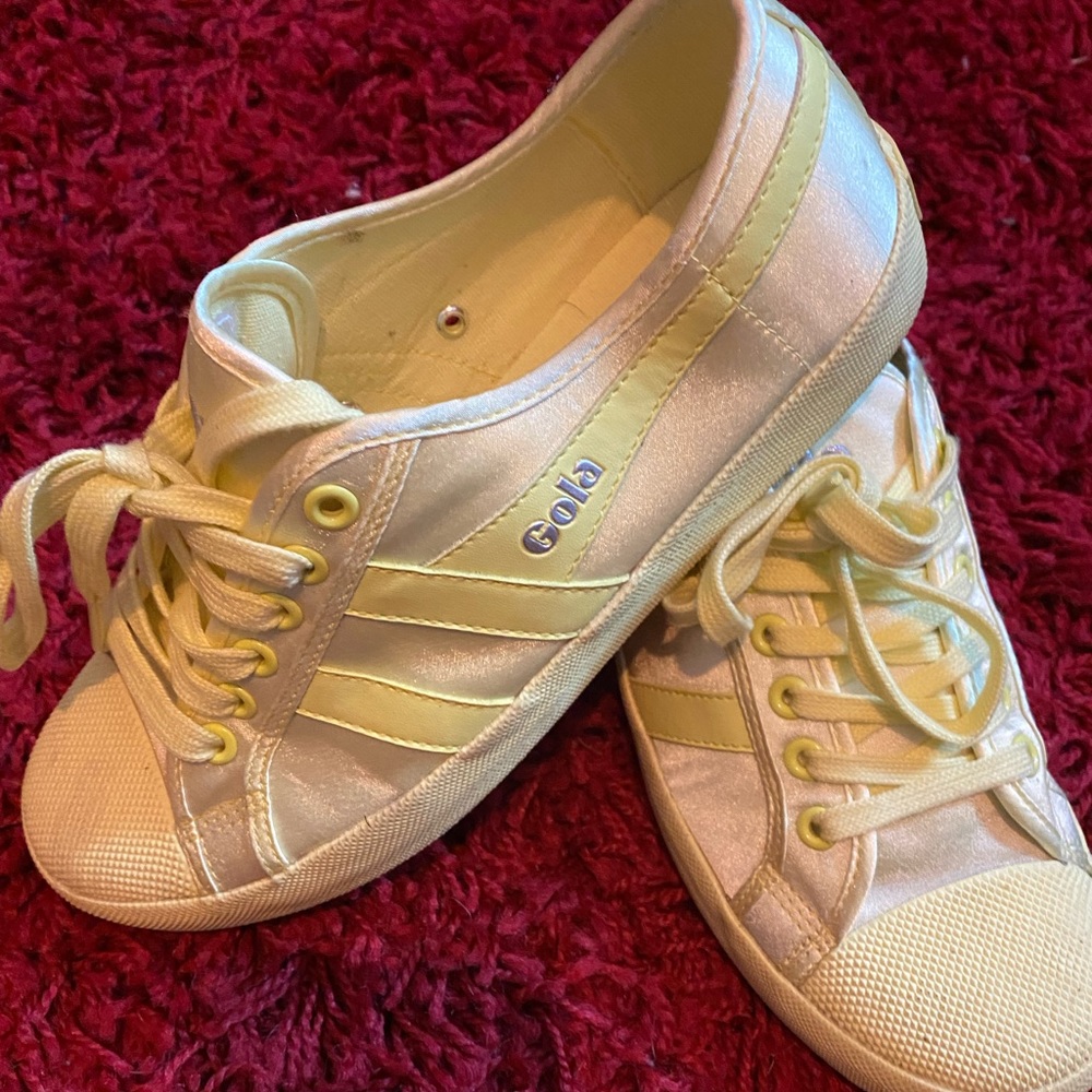 Gola sneakers